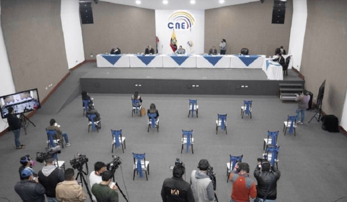 Resultado de imagen para Arauz y Lasso irán a balotaje por la presidencia de Ecuador