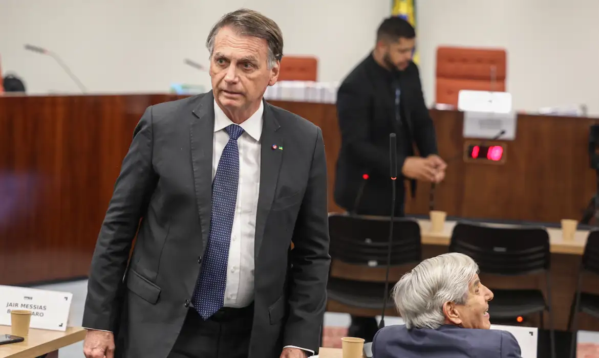 Fiscalía General de Brasil pide condena de Jair Bolsonaro y otros siete ...